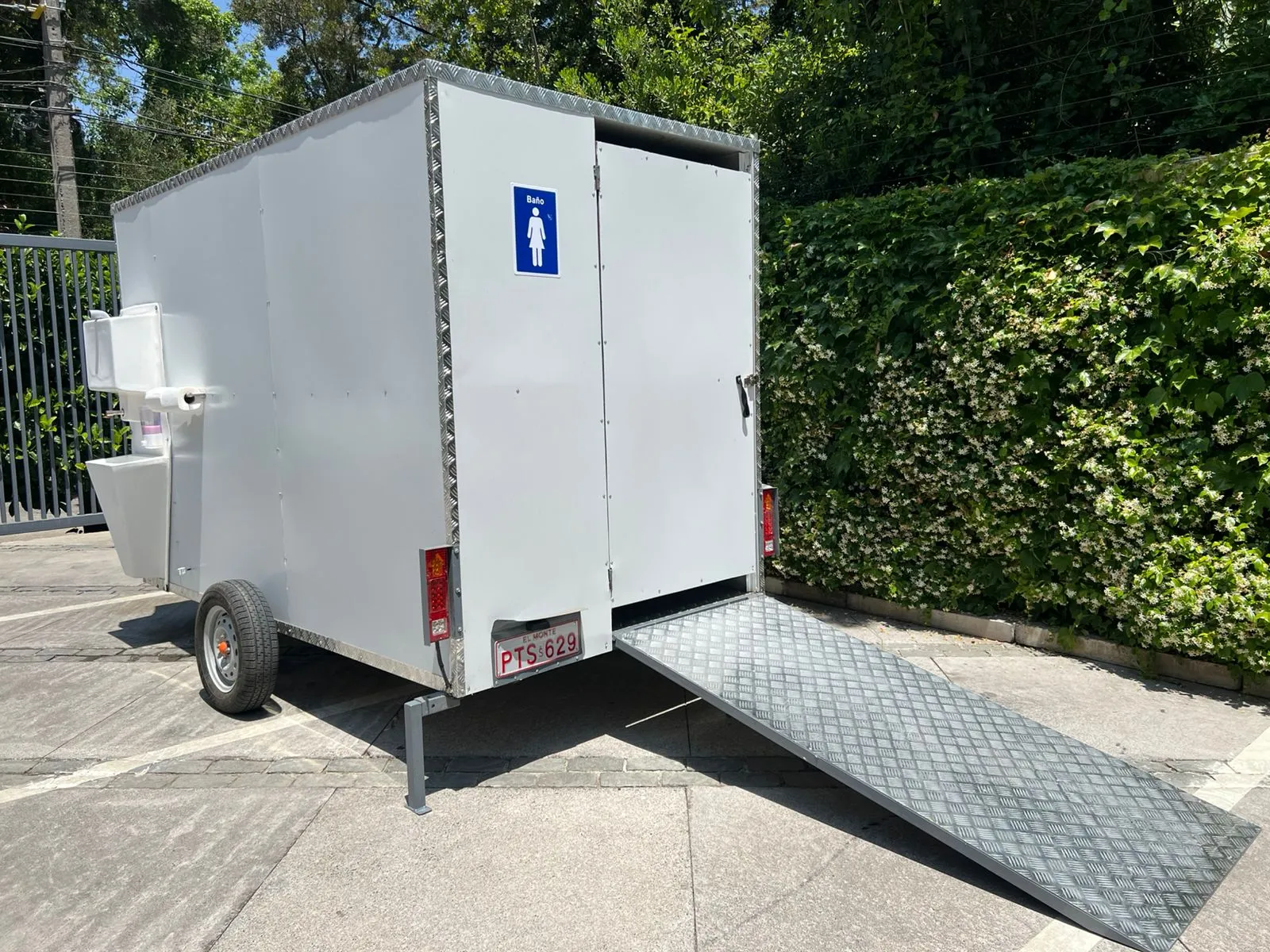 Baño Móvil Universal